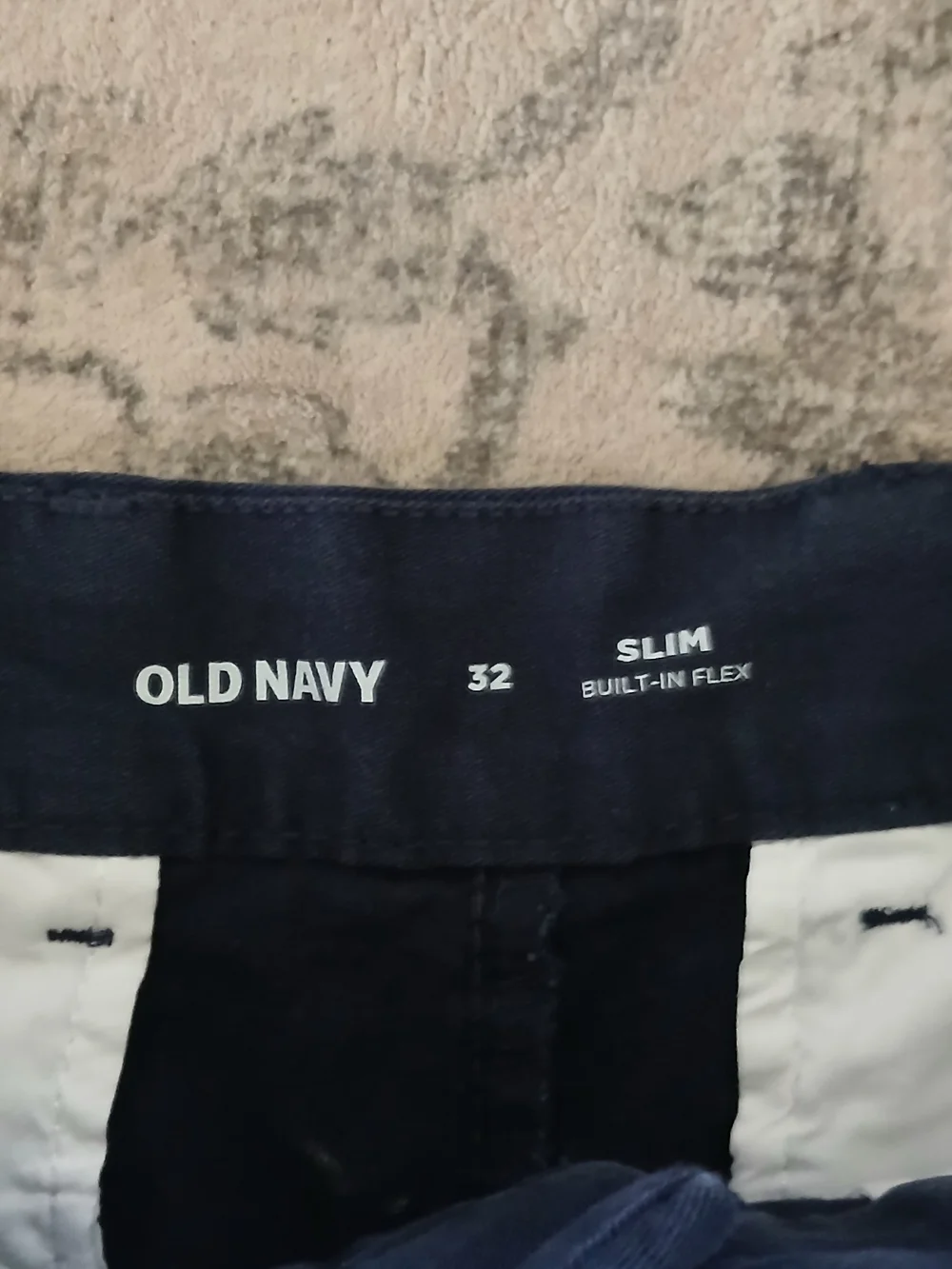 Old Navy Slim Built-In Flex Chino Shorts - Size 32